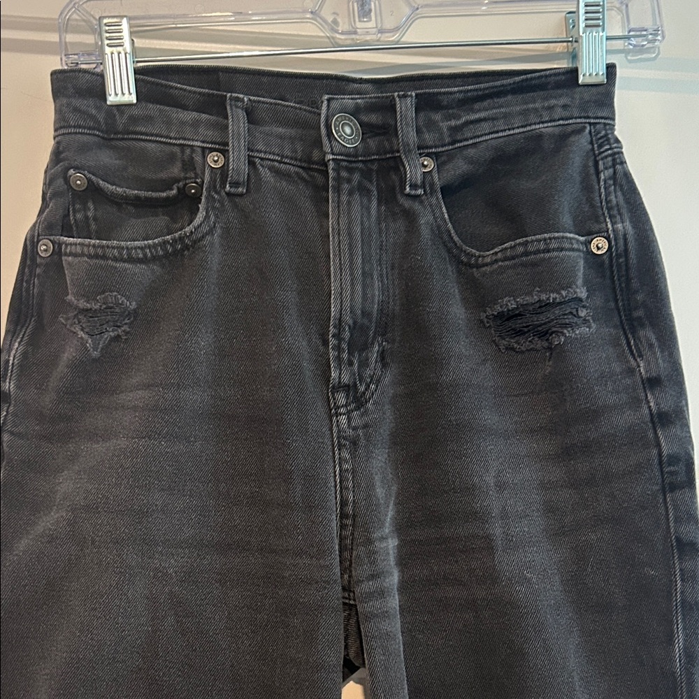 Black Distressed Women’s jeans